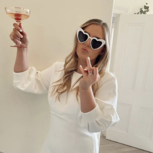 what to buy the bride on her hen party