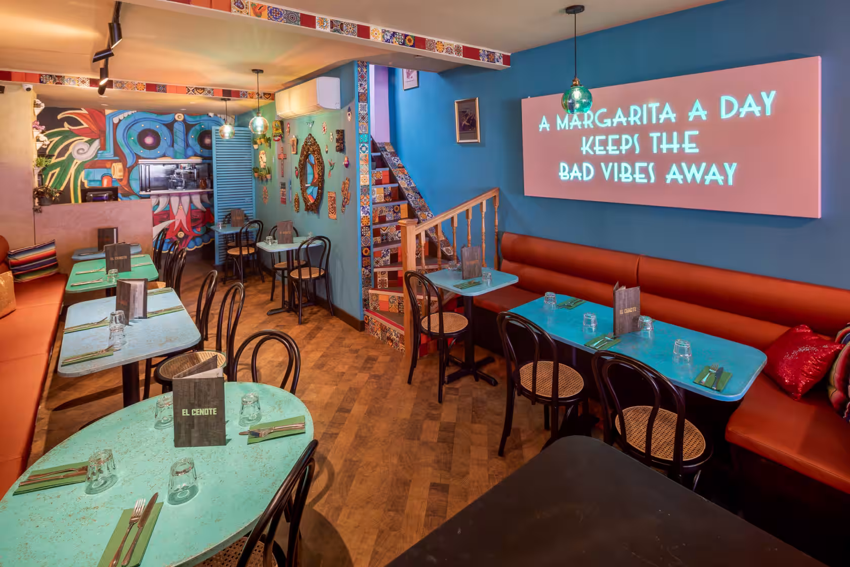 Bottomless drinks & tacos