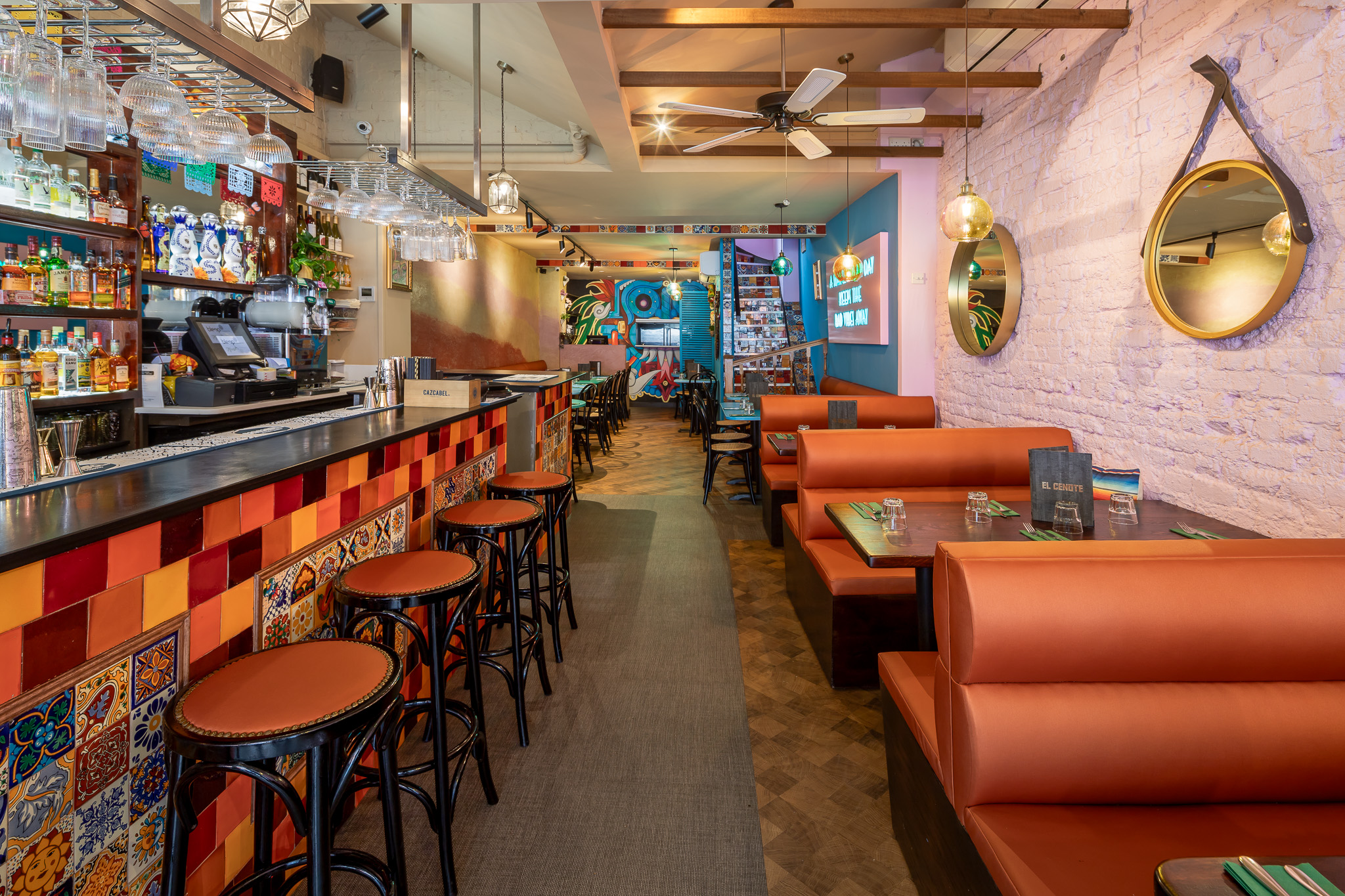 Bottomless drinks & tacos